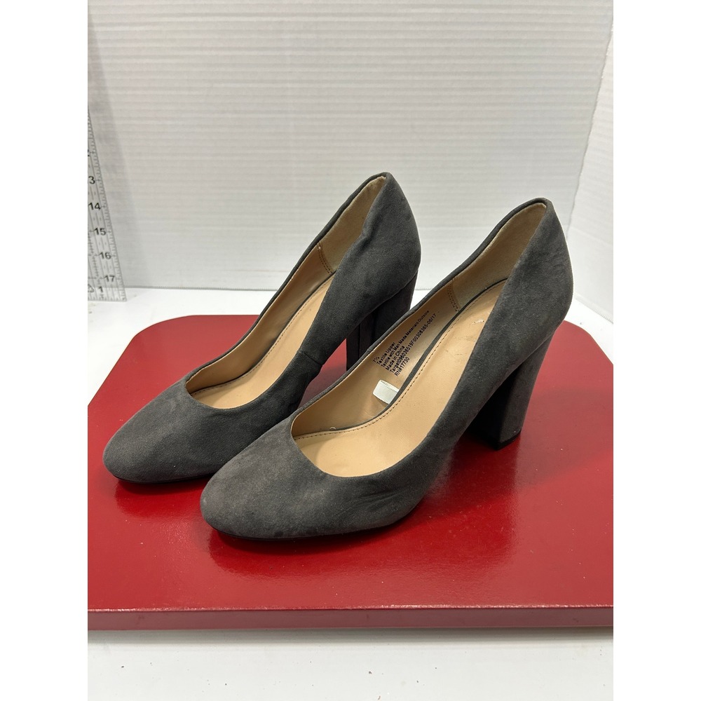 A New Day Pumps 7.5 Gray Faux Suede Round Toe Chunky Block Heel Career